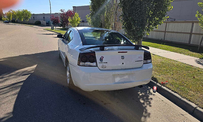 09 Dodge Charger Sxt...