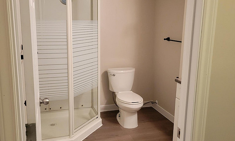 2 Bedroom Spacious S...