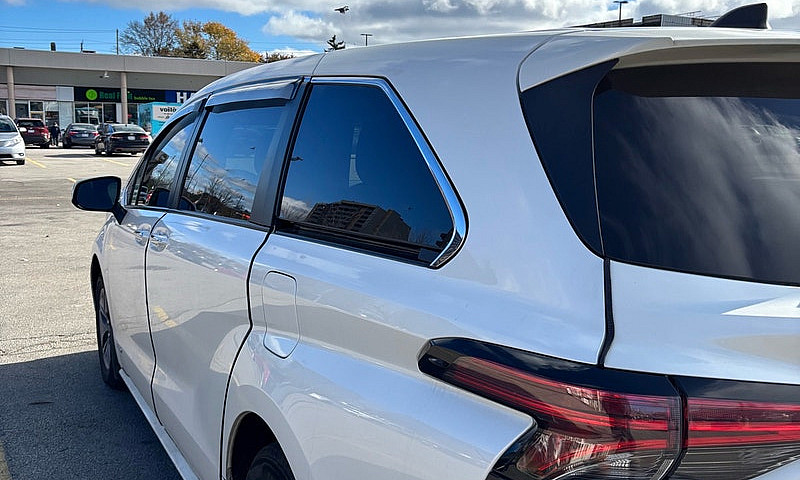 2021 Toyota Sienna X...