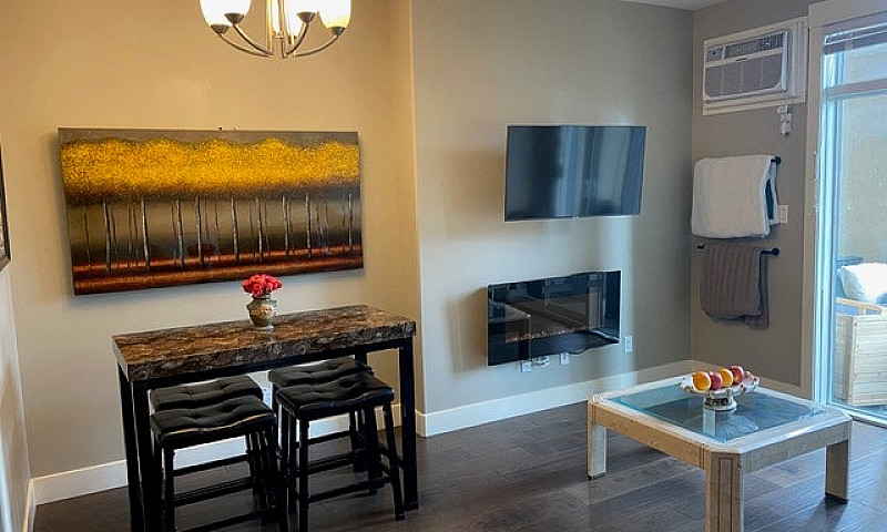 Mcgill Apartment For...