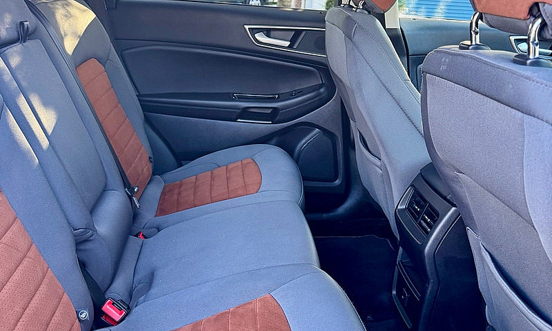 2018 Ford Edge Sel A...