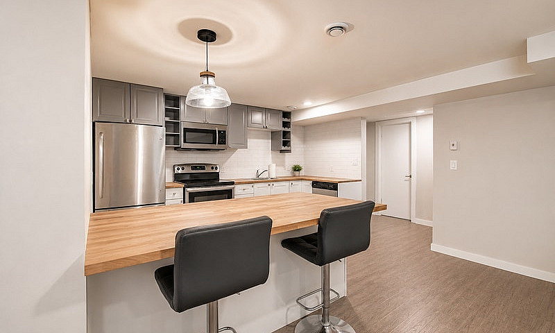 Renovated 2 Bedroom ...
