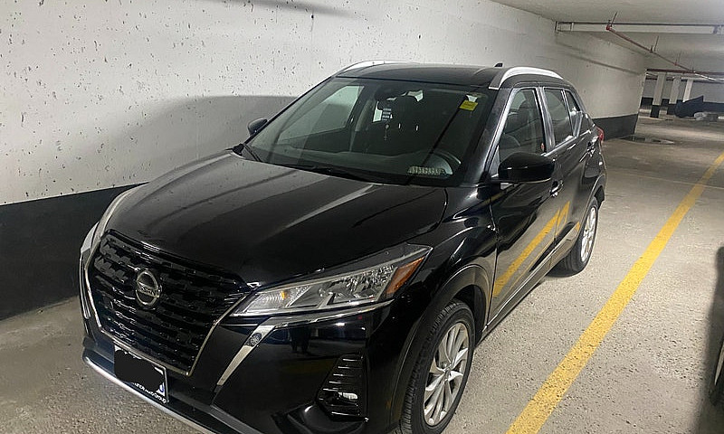 2023 Nissan Kicks Sv...