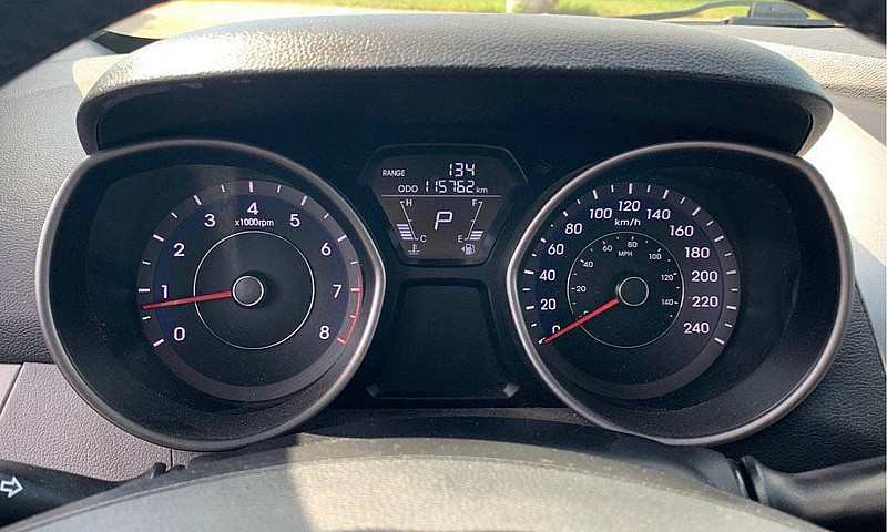 Hyundai Elantra 2013...
