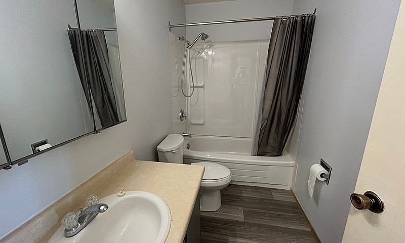 Comfortable 2-Bedroo...