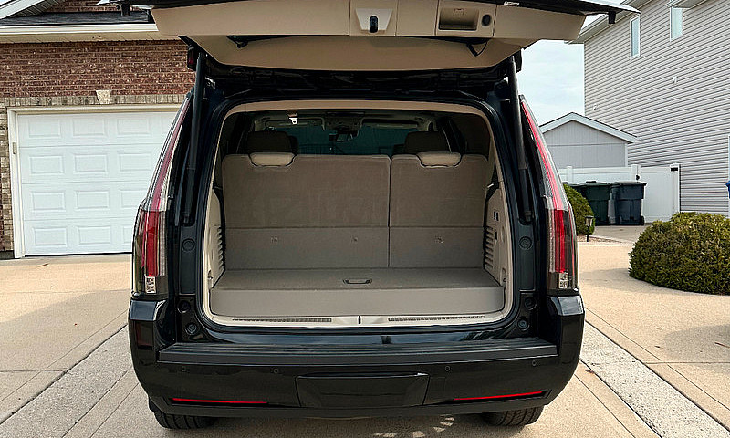2020 Escalade Premiu...