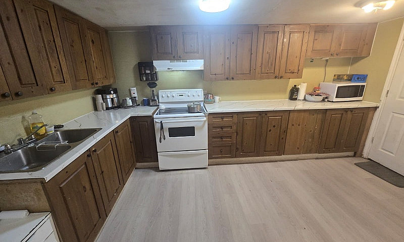 3 Bedroom Besmant Ap...