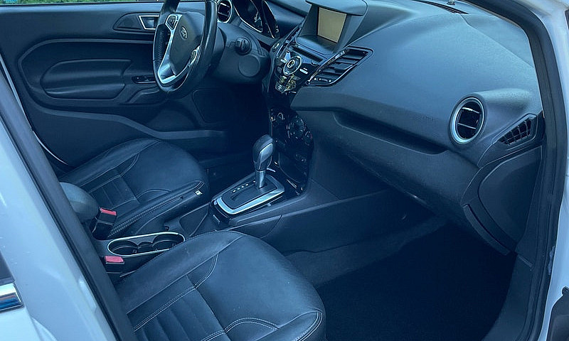 2014 Ford Fiesta Tit...