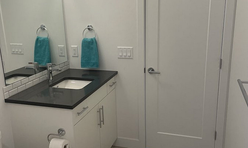Studio Near Ubco For...