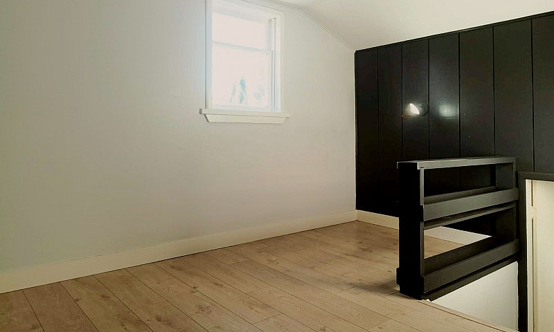 Entire 4-Bedroom Hou...
