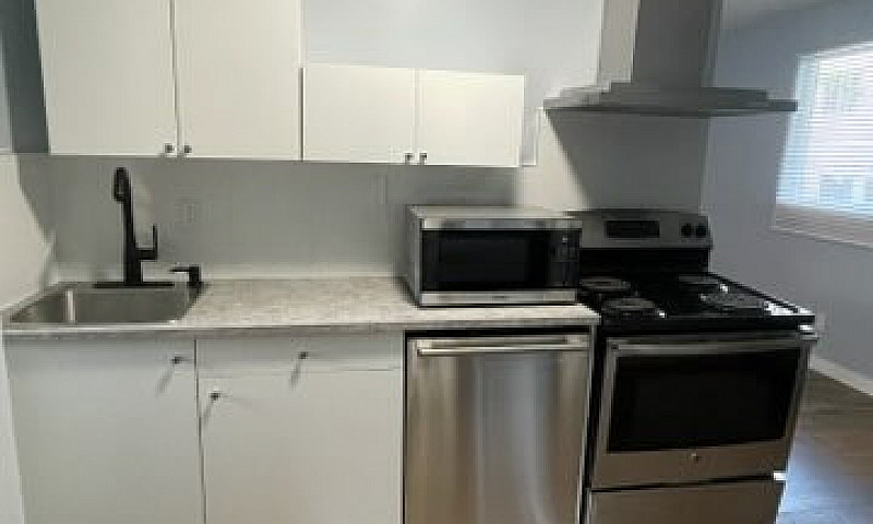 Newly Renovated 2 Be...