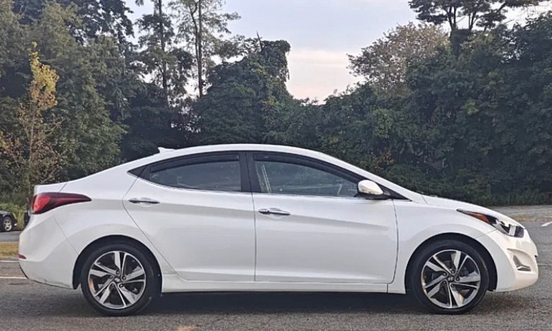 Hyundai Elantra Car...