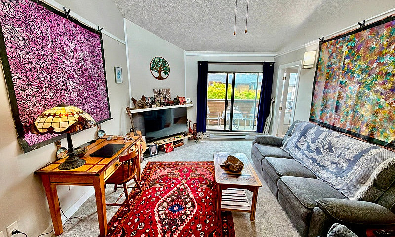 Top Floor Large 1 Be...