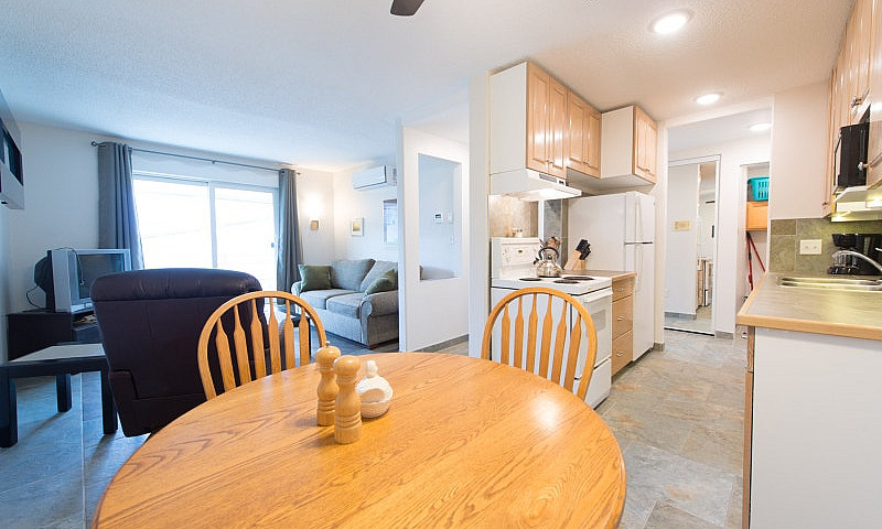 Salmon Arm- 1 & 2 Bd...