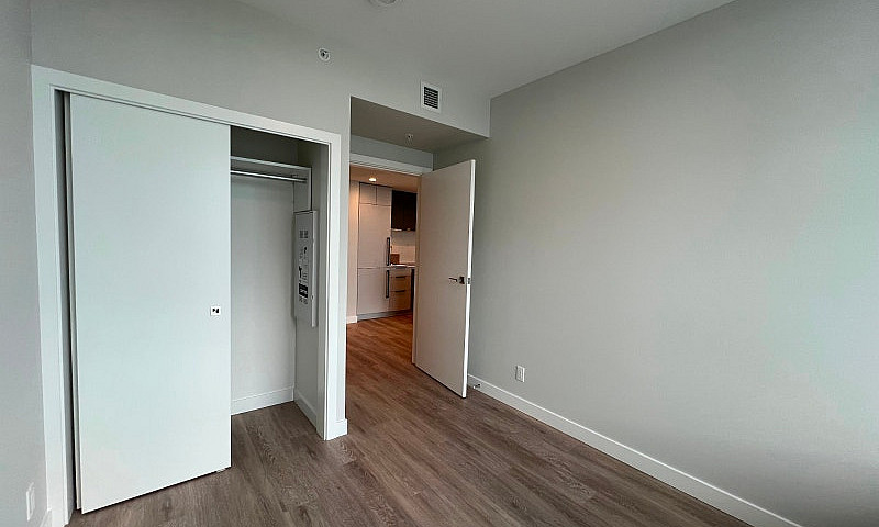 Burquitlam – Brand N...