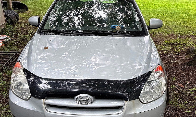 2011 Hyundai Accent...