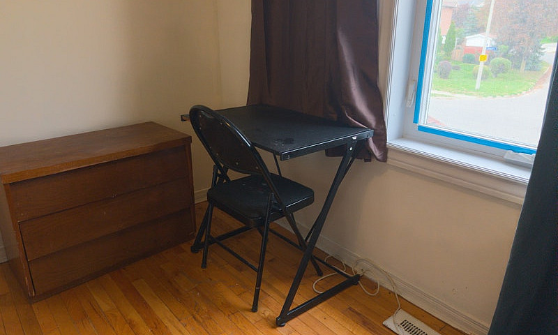 Room For Rent Oshawa...