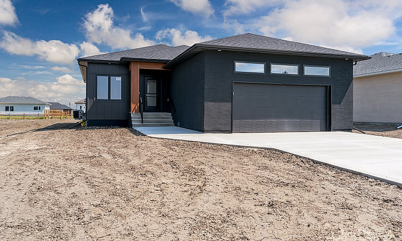 Stunning Home For Sa...