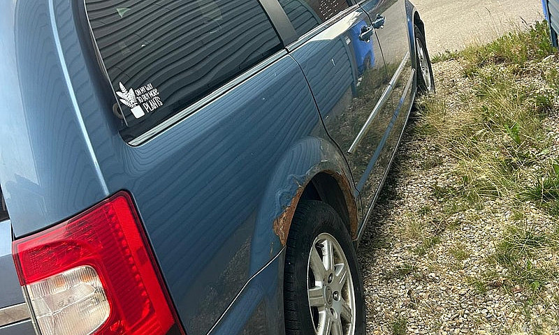 2011 Chrysler Town A...