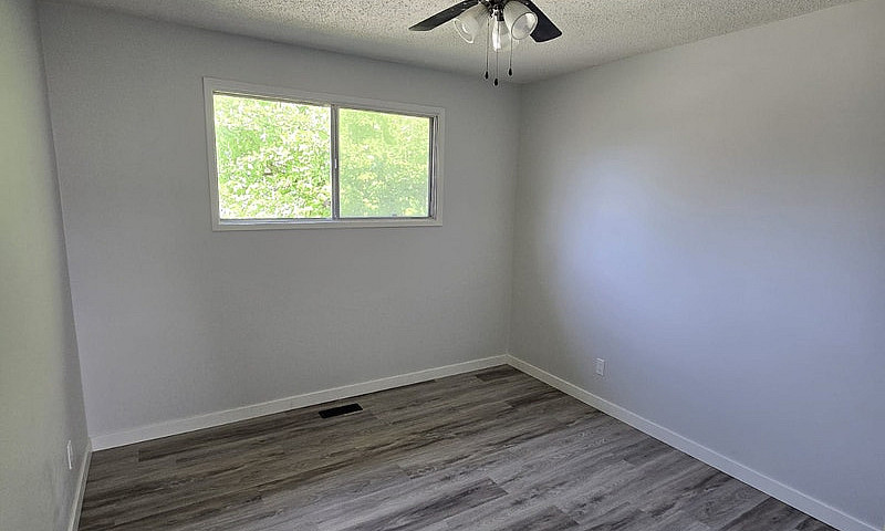  4 Bedrooms • 2 Bath...