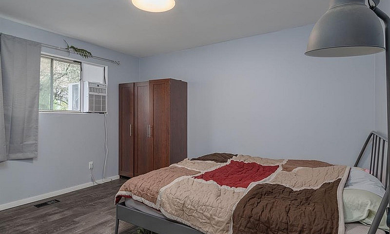 Renovated 3-Bedrooms...