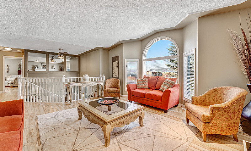 Luxury Living With L...