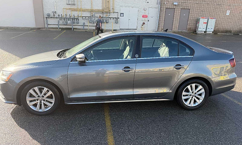 2017 Volkswagen Jett...