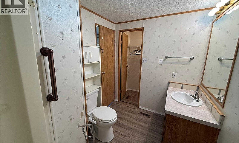 2 Bed ,2 Bath For Re...