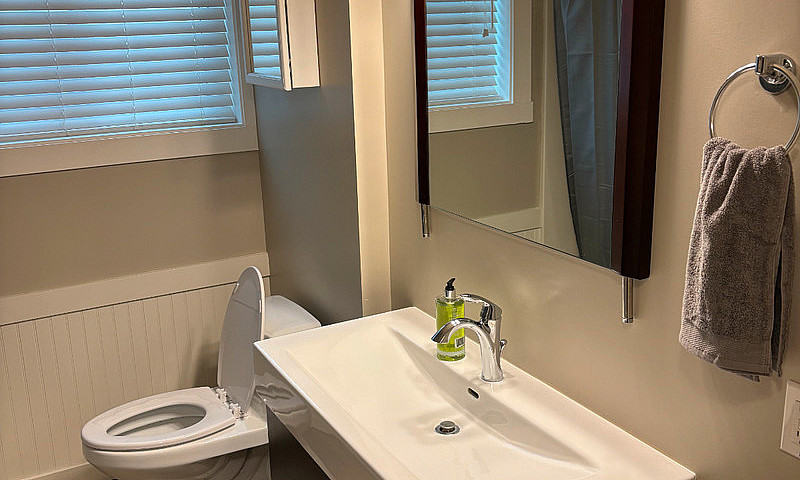 Furnished 1 Bedroom ...