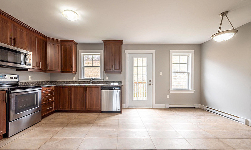 3 Bed, 4 Bath, 3 Sto...