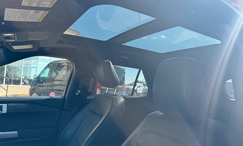 2022 Ford Explorer T...