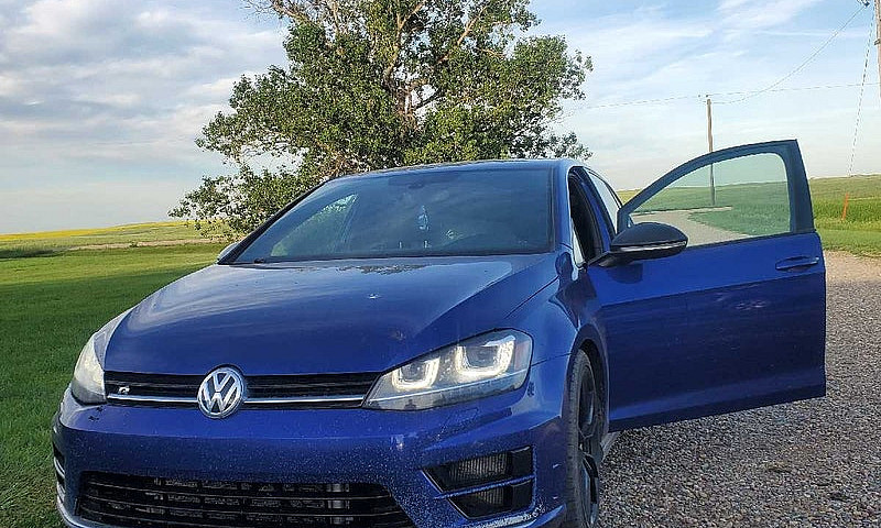 2017 Volkswagen Golf...