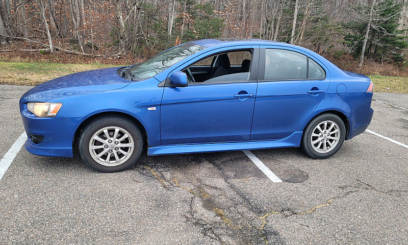 2010 Mitsubishi  Lan...