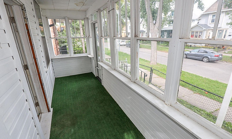 Charming 2-Bedroom B...