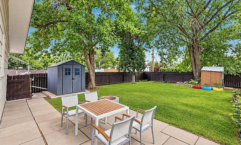 1535 Laura Avenue...