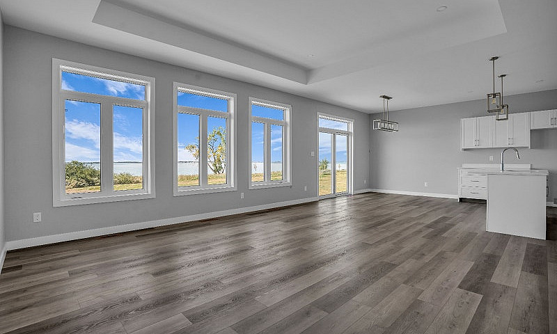 Lakefront Home For S...