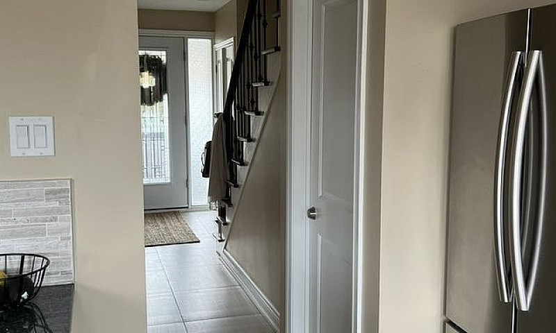 Bright, Spacious 2-F...