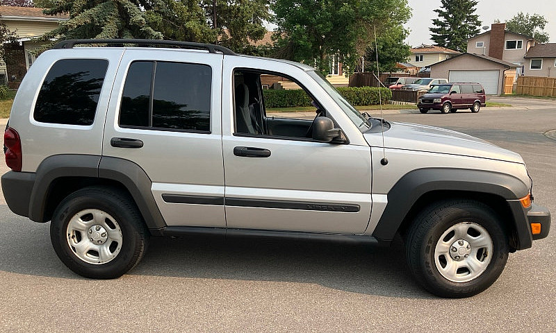 2006 Jeep Liberty 3....