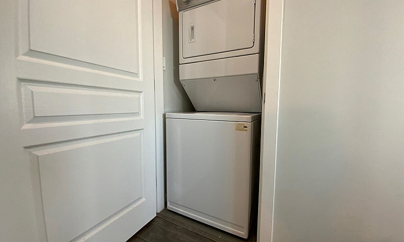 Air-Conditioned 2-Be...