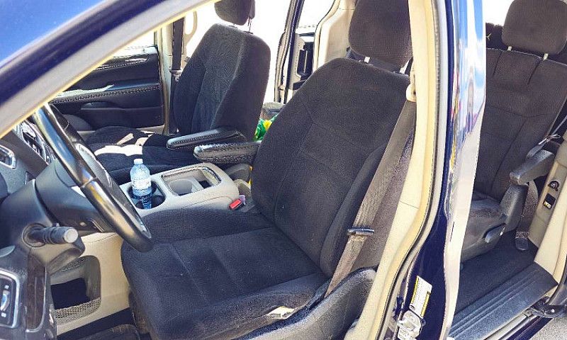 2015 Chrysler Town &...