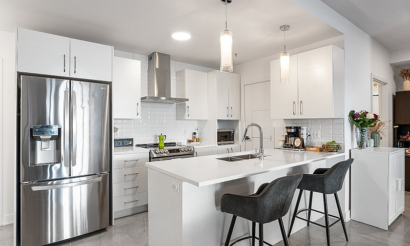 Condo For Sale - 583...