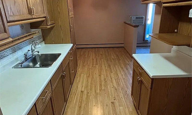 Spacious Top-Floor C...