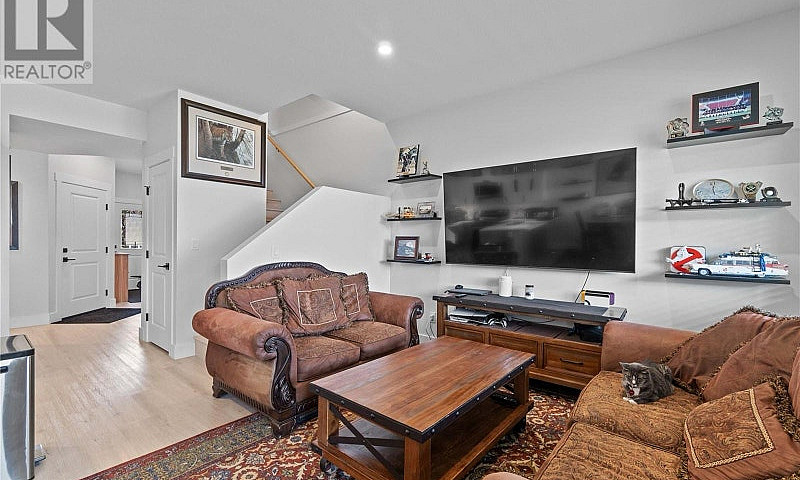 2+1 Bed 4 Bath 2065S...