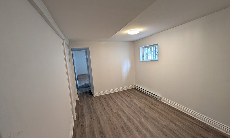 Grand 2 ½ En Sous-So...