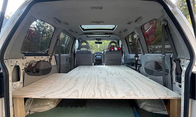 Mitsubishi Delica L4...