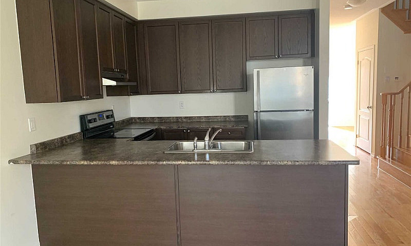 Spacious 3 Bed 3 Bat...