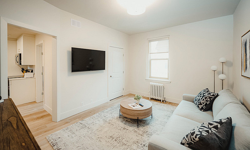 Fully Furnished 1 Be...