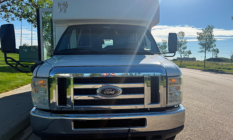 2010 Ford E350 11 Pa...