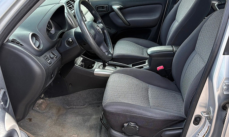 2004 Toyota Rav4...