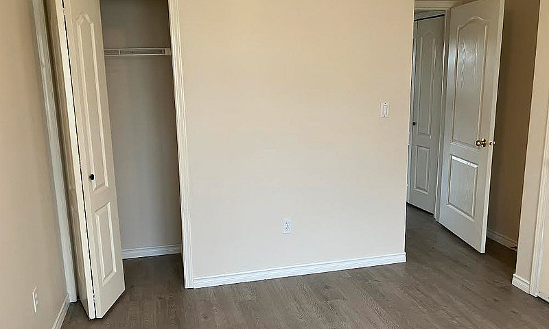 Bright 1 Bedroom Gar...